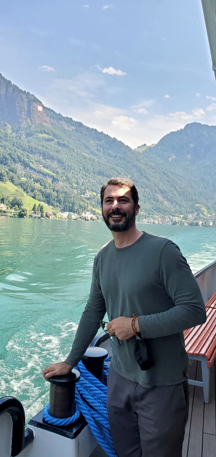 lucerne_lake_boat.jpg